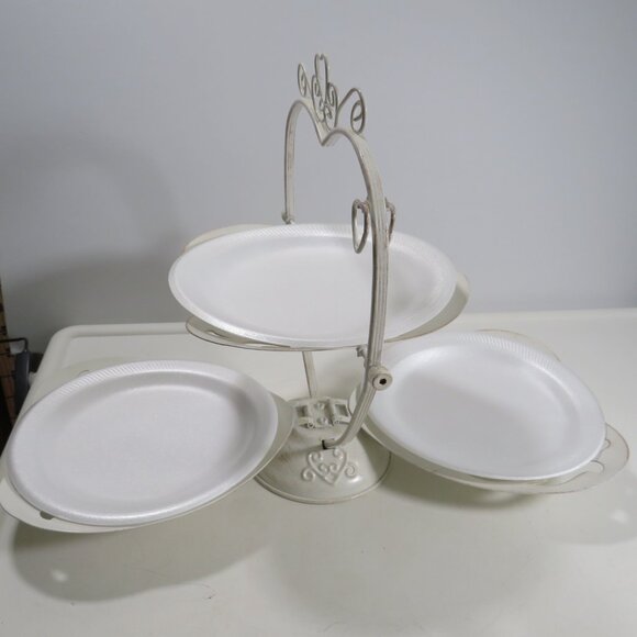 Tiered Tray Metal Heart Centerpiece, Victorian inspired - Picture 16 of 16